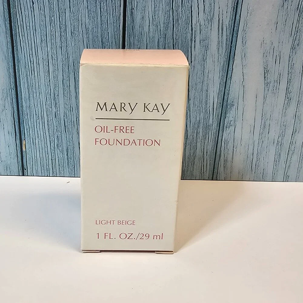 Mary Kay - Oil-Free Foundation Light Beige #3858 - NIB‎ Old Stock